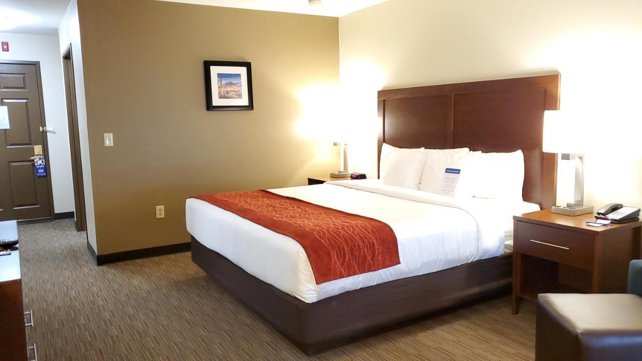 Comfort Inn & Suites Tempe Phoenix Sky Harbor Airport Esterno foto