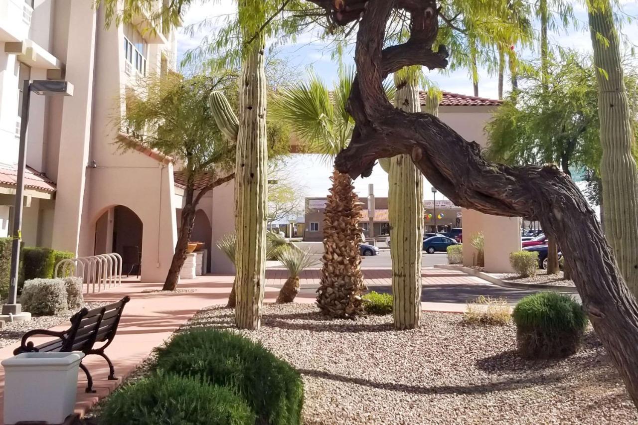 Comfort Inn & Suites Tempe Phoenix Sky Harbor Airport Esterno foto