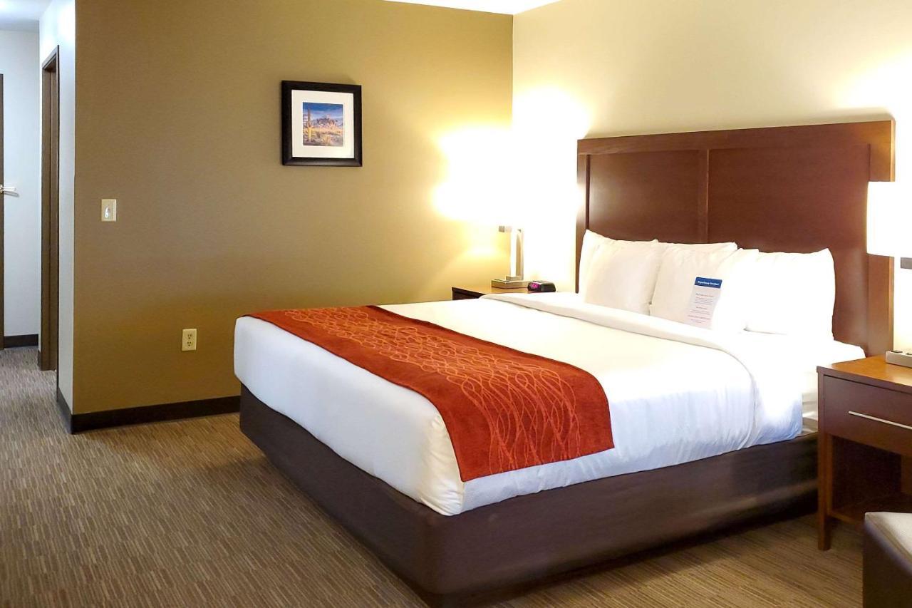 Comfort Inn & Suites Tempe Phoenix Sky Harbor Airport Esterno foto